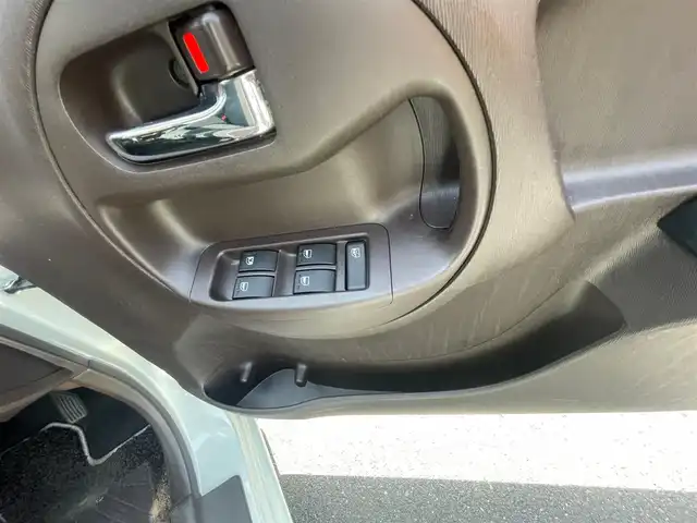 トヨタ パッソ X Lパッケージ キリリ 島根県 2015(平27)年 10.3万km パールホワイトⅢ 社外７型ＳＤナビ　/地デジ　/ＤＶＤ再生　/ＥＴＣ　/アイドリングストップ　/横滑り防止装置　/電動格納ミラー　/スマートキー　/ＨＩＤヘッドライト　/社外１４インチアルミホイール　/純正フロアマット　/Ｗエアバック