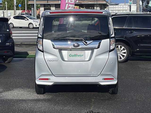 トヨタ ルーミー カスタムG 愛知県 2022(令4)年 0.8万km ブライトシルバーM /禁煙車/ワンオーナー/ディーラー記録簿 R4.8 R5.6//純正14AW//純正SDナビ/CD/Bluetooth/TV//パノラミックビューモニター/ビルトインETC//前後ドライブレコーダー//スマートアシスト//追従機能付きクルーズコントロール//衝突警報/衝突回避支援ブレーキ/前後誤発進抑制機能//車線逸脱警報/路外逸脱警報/ふらつき警報//盗難防止装置//横滑り防止装置//両側パワースライドドア//ウェルカムオープン機能//電子制御パーキングブレーキ//ブレーキホールド//前方コーナーセンサー//レーダーブレーキサポート//本革巻きステアリング/ステアリングスイッチ//LEDオートライト/AHB/ADB//フォグランプ//アイドリングストップ//電動格納ミラー//純正フロアマット//ドアバイザー//保証書//取扱説明書//ナビ取扱説明書