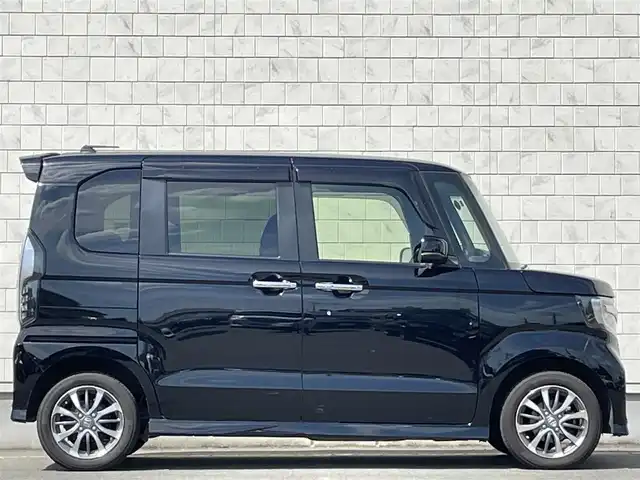 ホンダ Ｎ ＢＯＸ カスタム L 岩手県 2022(令4)年 4.9万km クリスタルブラックパール 禁煙車/ワンオーナー/4WD/ミラーヒーター/前席シートヒーター/シーケンシャルウィンカー/両側パワースライドドア/追従型クルーズコントロール/純正ディスプレイオーディオ/→ワンセグTV/Bluetooth/CD/FM/AM/バックカメラ/ステアリングスイッチ/レーンキープアシスト/衝突軽減システム/コーナーセンサー/横滑り防止装置/電子パーキング/ブレーキホールド/〇プッシュスタート/〇電動格納ミラー/〇シンカーミラー/〇パワーウィンドウ/〇純正フロアマット/〇ドアバイザー/〇USBポート/〇シガーソケット/オートライト/LEDヘッドライト/LEDフォグライト/純正エンジンスターター/前後ドライブレコーダー/スペアキー/取扱説明書