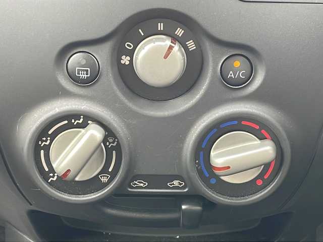日産 ノート X 三重県 2017(平29)年 1.1万km ダークメタルグレー 社外ナビ/ETC/衝突軽減ブレーキ/レーンキープアシスト/オートライト/アイドリングストップ/AC/ヘッドライトレベライザー/スマートキー/ISOFIX/純正ホイールキャップ/電動格納ミラー/禁煙車