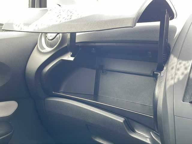 日産 ノート X 長野県 2017(平29)年 1.1万km ダークメタルグレー 社外ナビ/ETC/衝突軽減ブレーキ/レーンキープアシスト/オートライト/アイドリングストップ/AC/ヘッドライトレベライザー/スマートキー/ISOFIX/純正ホイールキャップ/電動格納ミラー/禁煙車