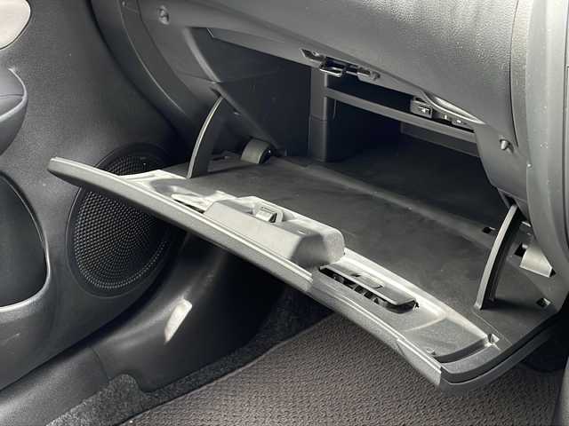 日産 ノート X 長野県 2017(平29)年 1.1万km ダークメタルグレー 社外ナビ/ETC/衝突軽減ブレーキ/レーンキープアシスト/オートライト/アイドリングストップ/AC/ヘッドライトレベライザー/スマートキー/ISOFIX/純正ホイールキャップ/電動格納ミラー/禁煙車