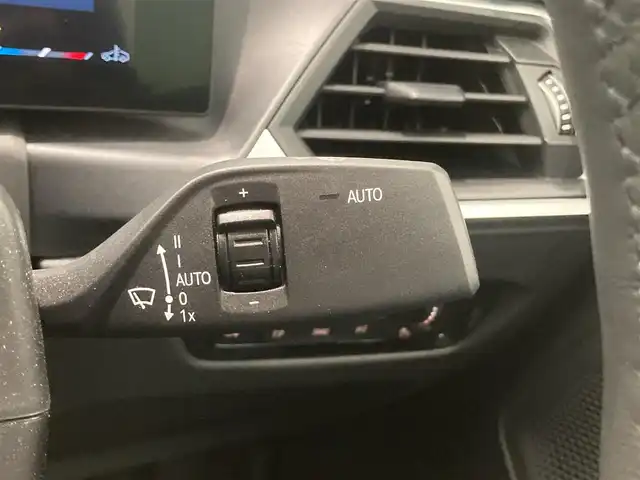 ＢＭＷ ＢＭＷ ２２０ｉ クーペ Mスポーツ 熊本県 2023(令5)年 0.5万km 黒 ・ワンオーナー/・スマートキー/・プッシュスタート/・インテリジェントセーフティ/・PDC自動起動/・アクティブPDC緊急ブレーキ/・パーキングアシスト/・ハイビームアシスト/・レーンキープアシスト/・クルーズコントロール(追従式)/・ハーフレザーシート/・前席パワーシート/・前席シートヒーター /・純正ナビ/　【Bluetooth・USB・AppleCarPlay】/・全方位カメラ/・ETC/・ワイヤレス充電/・LEDヘッドランプ/・純正マット/・保証書/取説