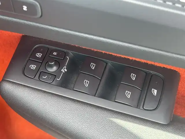 ボルボ ＸＣ４０ T4 AWD Rデザイン 福岡県 2019(令1)年 4.5万km クリスタルホワイトP/ブラック ワンオーナー/Ｔｈｕｌｅルーフキャリア/ハーマンカードンサウンド/ハーフレザーシート/シートヒーター/メモリーパワーシート/ＬＥＤライト/純正ナビ地デジ/全周囲カメラ/パークセンサー/カープレイ/純正１９インチアルミ