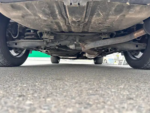 トヨタ ハリアー ハイブリッド プレミアム 宮城県 2018(平30)年 5.7万km ブラック ワンオーナー/セーフティセンス/・プリクラッシュセーフティ/・レーンディパーチャーアラート/・オートマチックハイビーム/・レーダークルーズコントロール/クリアランスソナー/純正9インチナビ（NSZT-Y66T）/・CD/DVD/・Bluetooth/・フルセグTV/バックカメラ/ビルトインETC/ドライブレコーダー/パワーバックドア/ハーフレザーシート/運転席パワーシート/ウッドコンビステアリング/ステアリングスイッチ/電動パーキングブレーキ/ブレーキホールド/LEDヘッドランプ/LEDシーケンシャルターンランプ/フォグランプ/オートライト/スマートキー＆プッシュスタート/電動格納ミラー/社外18インチAW（スタッドレス）/純正18インチAW（サマー）車載/純正ドアバイザー/純正フロアマット/W/サイド/カーテンエアバッグ/取扱説明書/保証書