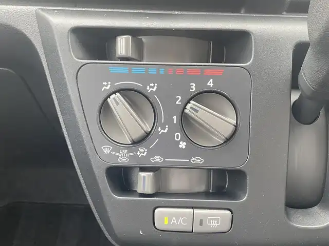 ダイハツ ミラ イース L SAⅢ 熊本県 2023(令5)年 1.9万km スカイブルーメタリック 社外SDナビＤＴＶ/・CD/DVD/BT/SD/USB/フルセグ/バックカメラ/ETC/オートHビーム/スマートアシスト/・衝突警報・衝突回避支援ブレーキ機能/・誤発進抑制制御機能/・先行車お知らせ機能/・オートハイビーム/・コーナーセンサー/リアスポイラー/キーレス/保証書・取説有り