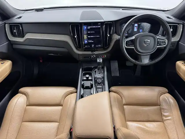 ボルボ ＸＣ６０ T5 AWD インスクリプション 三重県 2017(平29)年 5.6万km アイスホワイト Pガソリン・ターボ/AWD/MTモード付フロア8AT/9インチナビ/（AM/FM/CD/Bluetooth/USB/iPod/TV/AppleCarPlay/AndroidAuto）/360°ビューカメラ/ETC/IntelliSafe（安全機能）/・衝突回避アシスト/・対向車線衝突回避支援機能/・ブラインドスポットインフォメーションシステム/・クロストラフィックアラート/・全車速追従機能付ACC/・パイロット・アシスト（車線維持支援機能）/・レーンキーピングエイド/・レーンチェンジマージエイド/・ロードサインインフォメーション/・ドライバーアラートコントロール/・右折時対向車検知機能/・フルアクティブハイビーム/など/装備/・パーフォレーテッド・ファインナッパレザーシート（アンバー）/・ベンチレーション機能（D/N）/・シートヒーター（D/N/REAR）/・マッサージ、メモリー付16wayパワーシート（D/N）/・ヘッドアップディスプレイ/・パワーテールゲート/・4ゾーンオートエアコン（前左右・後左右）/・ルーフレール/・10スポーク ダイヤモンドカット＆ブラック 19inAW/など