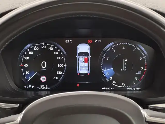 ボルボ ＸＣ６０ T5 AWD インスクリプション 三重県 2017(平29)年 5.6万km アイスホワイト Pガソリン・ターボ/AWD/MTモード付フロア8AT/9インチナビ/（AM/FM/CD/Bluetooth/USB/iPod/TV/AppleCarPlay/AndroidAuto）/360°ビューカメラ/ETC/IntelliSafe（安全機能）/・衝突回避アシスト/・対向車線衝突回避支援機能/・ブラインドスポットインフォメーションシステム/・クロストラフィックアラート/・全車速追従機能付ACC/・パイロット・アシスト（車線維持支援機能）/・レーンキーピングエイド/・レーンチェンジマージエイド/・ロードサインインフォメーション/・ドライバーアラートコントロール/・右折時対向車検知機能/・フルアクティブハイビーム/など/装備/・パーフォレーテッド・ファインナッパレザーシート（アンバー）/・ベンチレーション機能（D/N）/・シートヒーター（D/N/REAR）/・マッサージ、メモリー付16wayパワーシート（D/N）/・ヘッドアップディスプレイ/・パワーテールゲート/・4ゾーンオートエアコン（前左右・後左右）/・ルーフレール/・10スポーク ダイヤモンドカット＆ブラック 19inAW/など