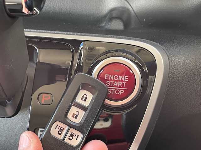 ホンダ Ｎ ＢＯＸ カスタム G ターボ Aパッケージ 富山県 2014(平26)年 7.8万km スマートブラック (株)IDOMが運営する【じしゃロン富山店】の自社ローン専用車両になります。こちらは現金またはオートローンご利用時の価格です。自社ローンご希望の方は別途その旨お申し付け下さい/Pioneerナビ/CD/DVD/フルセグ/シティブレーキアクティブシステム（衝突軽減）/ターボパッケージ/●クルーズコントロール/●パドルシフト/●本革巻ステアリングホイール/●アルミホイール/前方ドライブレコーダー/ETC/バックカメラ/両側パワースライドドア/横滑り防止装置