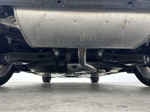トヨタ プリウス G 千葉県 2023(令5)年 1.2万km ホワイトパールクリスタルシャイン 禁煙車/トヨタセーフティーセンス/・プリクラッシュセーフティ/・レーダークルーズコントロール/・レーントレーシングアシスト/・ロードサインアシスト/・ドライバー異常時対応システム/純正ディスプレイオーディオ/アラウンドビューモニター/レーダークルーズコントロール/LEDオートライト/シートヒーター/USBポート/プッシュスタート/スマートキー/純正19インチアルミホイール