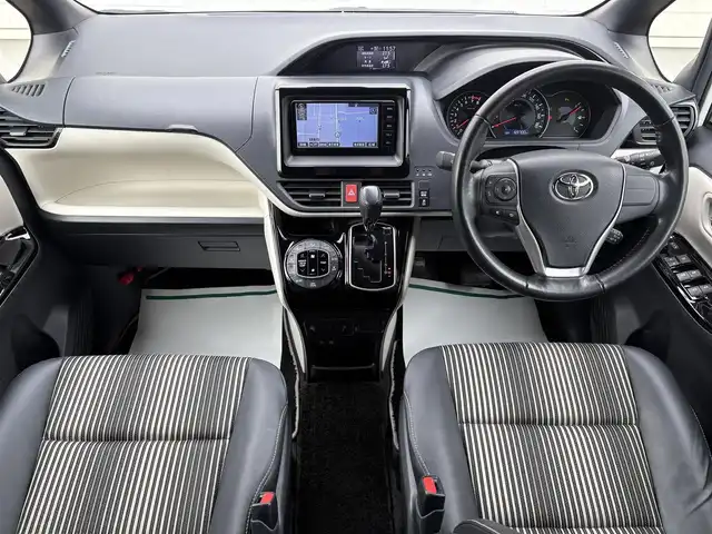 トヨタ ノア Si ダブルバイビーⅡ 岩手県 2019(平31)年 7万km ホワイトパールクリスタルシャイン 禁煙車/ワンオーナー/4WD/両側パワースライドドア/ハーフレザー/2列目サンシェード/純正ナビ/→フルセグTV/Bluetooth/CD/DVD/FM/AM/バックカメラ/衝突軽減システム/前後コーナーセンサー/横滑り防止装置/レーンキープアシスト/オートライト/オートハイビーム/LEDヘッドライト/フォグライト/〇プッシュスタート/〇電動格納ミラー/〇ウィンカーミラー/〇ドアバイザー/〇フロアマット/〇USBポート/〇シガーソケット/前後ドライブレコーダー/ビルトインETC