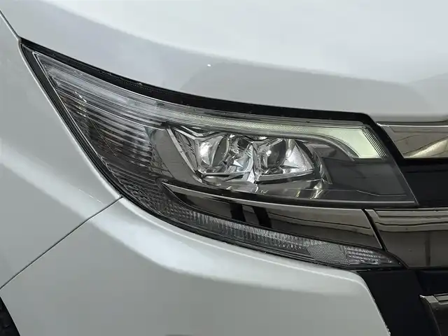 トヨタ ノア Si ダブルバイビーⅡ 岩手県 2019(平31)年 7万km ホワイトパールクリスタルシャイン 禁煙車/ワンオーナー/4WD/両側パワースライドドア/ハーフレザー/2列目サンシェード/純正ナビ/→フルセグTV/Bluetooth/CD/DVD/FM/AM/バックカメラ/衝突軽減システム/前後コーナーセンサー/横滑り防止装置/レーンキープアシスト/オートライト/オートハイビーム/LEDヘッドライト/フォグライト/〇プッシュスタート/〇電動格納ミラー/〇ウィンカーミラー/〇ドアバイザー/〇フロアマット/〇USBポート/〇シガーソケット/前後ドライブレコーダー/ビルトインETC