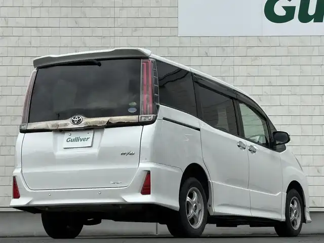 トヨタ ノア Si ダブルバイビーⅡ 岩手県 2019(平31)年 7万km ホワイトパールクリスタルシャイン 禁煙車/ワンオーナー/4WD/両側パワースライドドア/ハーフレザー/2列目サンシェード/純正ナビ/→フルセグTV/Bluetooth/CD/DVD/FM/AM/バックカメラ/衝突軽減システム/前後コーナーセンサー/横滑り防止装置/レーンキープアシスト/オートライト/オートハイビーム/LEDヘッドライト/フォグライト/〇プッシュスタート/〇電動格納ミラー/〇ウィンカーミラー/〇ドアバイザー/〇フロアマット/〇USBポート/〇シガーソケット/前後ドライブレコーダー/ビルトインETC