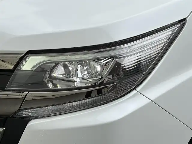 トヨタ ノア Si ダブルバイビーⅡ 岩手県 2019(平31)年 7万km ホワイトパールクリスタルシャイン 禁煙車/ワンオーナー/4WD/両側パワースライドドア/ハーフレザー/2列目サンシェード/純正ナビ/→フルセグTV/Bluetooth/CD/DVD/FM/AM/バックカメラ/衝突軽減システム/前後コーナーセンサー/横滑り防止装置/レーンキープアシスト/オートライト/オートハイビーム/LEDヘッドライト/フォグライト/〇プッシュスタート/〇電動格納ミラー/〇ウィンカーミラー/〇ドアバイザー/〇フロアマット/〇USBポート/〇シガーソケット/前後ドライブレコーダー/ビルトインETC