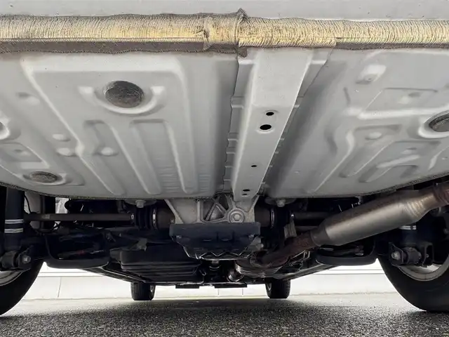 トヨタ ノア Si ダブルバイビーⅡ 岩手県 2019(平31)年 7万km ホワイトパールクリスタルシャイン 禁煙車/ワンオーナー/4WD/両側パワースライドドア/ハーフレザー/2列目サンシェード/純正ナビ/→フルセグTV/Bluetooth/CD/DVD/FM/AM/バックカメラ/衝突軽減システム/前後コーナーセンサー/横滑り防止装置/レーンキープアシスト/オートライト/オートハイビーム/LEDヘッドライト/フォグライト/〇プッシュスタート/〇電動格納ミラー/〇ウィンカーミラー/〇ドアバイザー/〇フロアマット/〇USBポート/〇シガーソケット/前後ドライブレコーダー/ビルトインETC