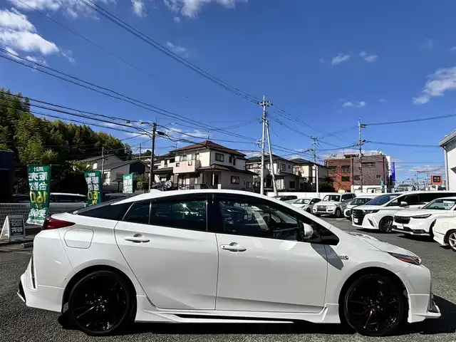 トヨタ プリウス ＰＨＶ A 熊本県 2020(令2)年 8.5万km プラチナホワイトパールマイカ ワンオーナー/モデリスタエアロ/社外ナビ（AVIC-RQ911）/【フルセグTV/Bluetooth/CD/DVD】/全方位カメラ/レーダークルーズコントロール/プリクラッシュセーフティー/レーンキープアシスト/コーナーセンサー/パーキングサポートブレーキ/ブラインドスポットモニター/オートLEDライト/オートハイビーム/社外１８インチAW（LEONIS）/【純正AW車載】/D席パワーシート/前席シートヒーター/革巻きステアリング/ステアリングスイッチ/プッシュスタート/スマートキー/ウィンカーミラー/ETC/ドライブレコーダー前後/純正フロアマット/社外ドアバイザー/充電ケーブル車載/保証書/取扱説明書/スペアキー