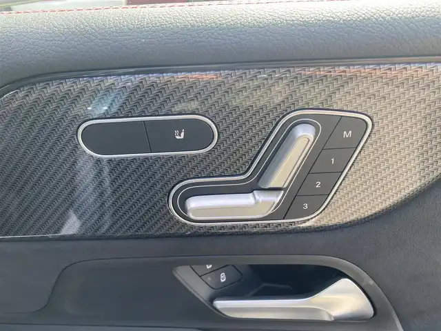 メルセデス・ベンツ Ｂ２００ｄ AMGライン 福岡県 2020(令2)年 2.7万km デニムブルー ・1オーナー/・アダプティブクルーズコントロール/・純正ナビ/BT/USB/carplay/・バックカメラ/・ハーフレザーシート/シートヒーター/・ドライブレコーダー/・フルセグ/・ETC/・純正18AW/・LEDライト/・BLIS/・保証書/・取扱説明書