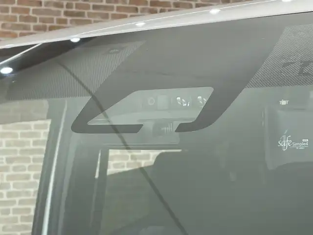 トヨタ ヴォクシー ZS 煌Ⅱ 岩手県 2019(令1)年 10.9万km ホワイトパールクリスタルシャイン ワンオーナー/４WD/両側パワースライドドア/寒冷地仕様/トヨタセーフティセンスC/プリクラッシュセーフティ/レーンディパーチャーアラート/オートマチックハイビーム/先行車発進告知機能/クルーズコントロール/クリアランスソナー/パーキングサポートブレーキ/MTモード付AT/横滑り防止装置/アイドリングストップ/リヤオートエアコン/ロールサンシェード/純正SDナビ/フルセグTV/TVキャンセラー/バックカメラ/ドライブレコーダー/ETC/エンジンスターター/LEDヘッドランプ/純正１６インチアルミホイール