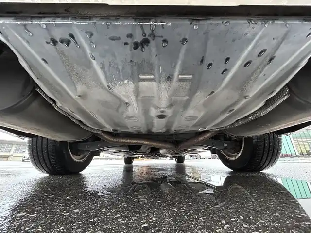 トヨタ クラウン ロイヤル ロイヤルサルーン 滋賀県 2004(平16)年 18.3万km ホワイトパールクリスタルシャイン 純正オーディオ/・FM/AM/CD/MD/ETC/D席パワーシート/革巻きステアリング/横滑り防止装置/盗難防止装置/LEDヘッドライト/オートライト/フォグランプ/プッシュスタート/スマートキー