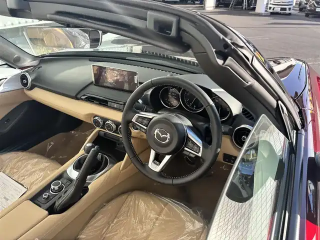 マツダ ロードスター 35周年記念車 京都府 2025(令7)年 0.1千km ワインＭ 純正8、8インチコネクトナビ、地デジ、Bluetooth/（ナビSDカード欠品）/USB端子/前席シートヒーター/レーダークルーズコントロール/オートハイビーム/LEDヘッドランプ/純正16インチアルミホイール/スペアキー/ステアリングスイッチ/保証書/取扱説明書