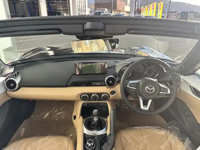 マツダ ロードスター 35周年記念車 京都府 2025(令7)年 0.1千km ワインＭ 純正8、8インチコネクトナビ、地デジ、Bluetooth/（ナビSDカード欠品）/USB端子/前席シートヒーター/レーダークルーズコントロール/オートハイビーム/LEDヘッドランプ/純正16インチアルミホイール/スペアキー/ステアリングスイッチ/保証書/取扱説明書