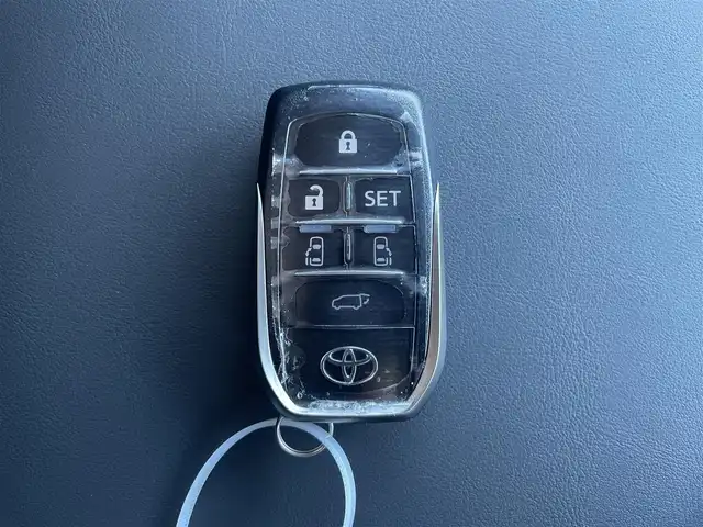 トヨタ アルファード S Cパッケージ 静岡県 2020(令2)年 2.5万km ホワイトパールクリスタルシャイン ワンオーナー/4WD/トヨタセーフティーセンス/プリクラッシュセーフティー/レーダークルーズコントロール/モデリスタエアロ（F/S/R）/シグネチャーイルミブレード/純正ナビ/フリップダウンモニター/・フルセグTV/・Bluetooth接続/・DVD再生/・USB入力端子/両側パワースライドドア/電動パーキングブレーキ/オートブレーキホールド/AC100V電源/パワーバックドア/プッシュスタート/スマートキー/スペアキー/ステアリングヒーター/前席シートヒーター・エアシート/前席パワーシート/運転席シートメモリー/助手席・2列目オットマン/ビルトインETC2.0/ドラレコ/バックカメラ/純正18インチアルミホイール/取扱説明書/保証書