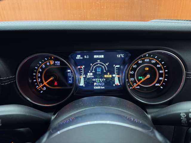 クライスラー・ジープ ジープ ラングラー アンリミテッド サハラ 千葉県 2019(令1)年 5.4万km ブライトホワイトクリアコート 純正ナビ　/バックカメラ　/ACC　/黒革シート　/シートヒーター　/レーンアシスト　/ブラインドスポット　/ステアリングヒーター　/コーナーセンサー　/スマートキー　/ETC　/ヒルディセントコントロール