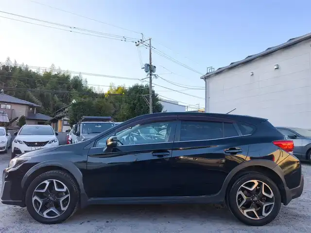 スバル インプレッサ ＸＶ 2．0i－S アイサイト 熊本県 2017(平29)年 11.4万km クリスタルブラックシリカ ワンオーナー/純正ナビ/【フルセグTV/Bluetooth/CD/DVD】/バックカメラ/アイサイト/・プリクラッシュブレーキ/・全車速追従機能付きクルーズコントロール/・アクティブレーンキープ/・車線逸脱警報/・ふらつき警報/・先行車発進お知らせ/・AT誤発進抑制制御/・AT誤後進抑制制御/オートLEDライト/ウィンカーミラー/純正18インチAW/ハーフレザーシート/前席パワーシート/プッシュスタート/スマートキー/アイドリングストップ/横滑り防止装置/革巻きステアリング/ステアリングスイッチ/純正フロアマット/保証書/取扱説明書