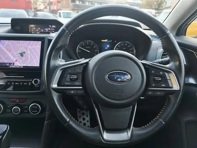 スバル インプレッサ ＸＶ 2．0i－S アイサイト 熊本県 2017(平29)年 11.4万km クリスタルブラックシリカ ワンオーナー/純正ナビ/【フルセグTV/Bluetooth/CD/DVD】/バックカメラ/アイサイト/・プリクラッシュブレーキ/・全車速追従機能付きクルーズコントロール/・アクティブレーンキープ/・車線逸脱警報/・ふらつき警報/・先行車発進お知らせ/・AT誤発進抑制制御/・AT誤後進抑制制御/オートLEDライト/ウィンカーミラー/純正18インチAW/ハーフレザーシート/前席パワーシート/プッシュスタート/スマートキー/アイドリングストップ/横滑り防止装置/革巻きステアリング/ステアリングスイッチ/純正フロアマット/保証書/取扱説明書