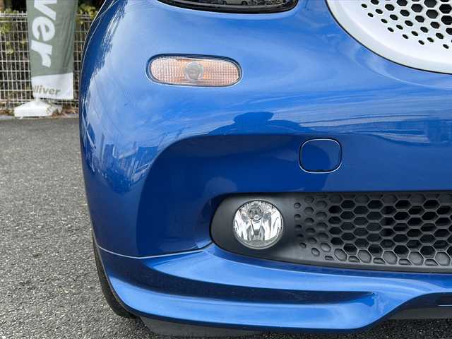 スマート ＭＣＣ スマート フォーツークーペ BRABUSスポーツ 京都府 2018(平30)年 4.3万km 白Ⅱ Panasonicナビ/・フルセグTV /BT Audio/バックカメラ/クルーズコントロール/ETC/ガラスルーフ/衝突軽減装置/車線逸脱防止装置/コーナーセンサー/アイドリングストップ/パドルシフト/シートヒーター/ステアリングスイッチ/純正フロアマット/保証書＆取説/ナビ取説/スペアキー