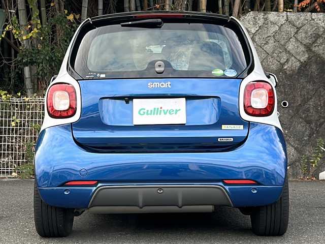 スマート ＭＣＣ スマート フォーツークーペ BRABUSスポーツ 京都府 2018(平30)年 4.3万km 白Ⅱ Panasonicナビ/・フルセグTV /BT Audio/バックカメラ/クルーズコントロール/ETC/ガラスルーフ/衝突軽減装置/車線逸脱防止装置/コーナーセンサー/アイドリングストップ/パドルシフト/シートヒーター/ステアリングスイッチ/純正フロアマット/保証書＆取説/ナビ取説/スペアキー