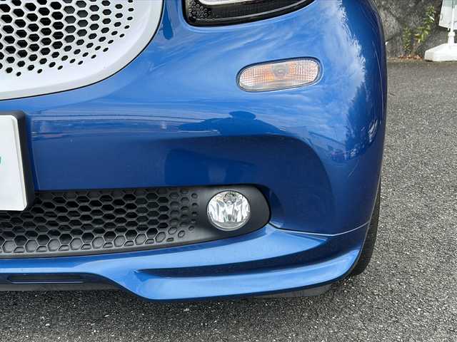 スマート ＭＣＣ スマート フォーツークーペ BRABUSスポーツ 京都府 2018(平30)年 4.3万km 白Ⅱ Panasonicナビ/・フルセグTV /BT Audio/バックカメラ/クルーズコントロール/ETC/ガラスルーフ/衝突軽減装置/車線逸脱防止装置/コーナーセンサー/アイドリングストップ/パドルシフト/シートヒーター/ステアリングスイッチ/純正フロアマット/保証書＆取説/ナビ取説/スペアキー