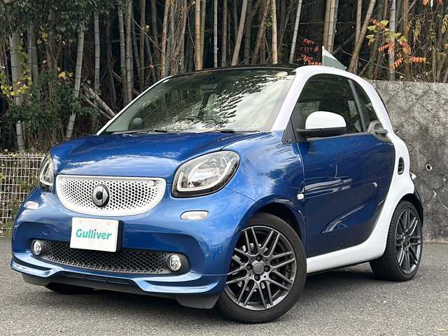 スマート ＭＣＣ スマート フォーツークーペ BRABUSスポーツ 京都府 2018(平30)年 4.3万km 白Ⅱ Panasonicナビ/・フルセグTV /BT Audio/バックカメラ/クルーズコントロール/ETC/ガラスルーフ/衝突軽減装置/車線逸脱防止装置/コーナーセンサー/アイドリングストップ/パドルシフト/シートヒーター/ステアリングスイッチ/純正フロアマット/保証書＆取説/ナビ取説/スペアキー