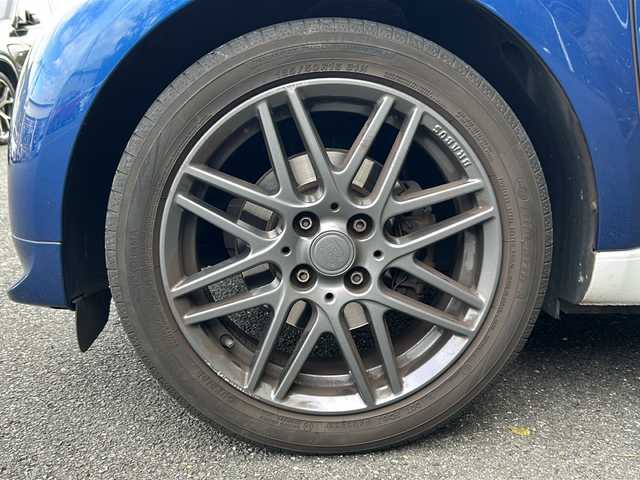 スマート ＭＣＣ スマート フォーツークーペ BRABUSスポーツ 京都府 2018(平30)年 4.3万km 白Ⅱ Panasonicナビ/・フルセグTV /BT Audio/バックカメラ/クルーズコントロール/ETC/ガラスルーフ/衝突軽減装置/車線逸脱防止装置/コーナーセンサー/アイドリングストップ/パドルシフト/シートヒーター/ステアリングスイッチ/純正フロアマット/保証書＆取説/ナビ取説/スペアキー