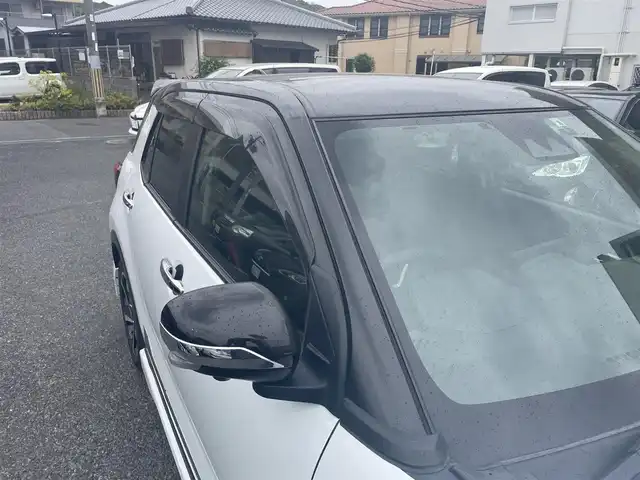 トヨタ ライズ Z 大阪府 2022(令4)年 2.4万km ブラックマイカメタリック/シャイニングホワイトパール セーフティセンス/モデリスタフルエアロ/純正ディスプレイオーディオ/フルセグTV/全方位モニター/ビルトインETC/前席シートヒーター/前後ドライブレコーダー/ハーフレザーシート/純正１７インチAW/レーダークルーズコントロール/クリアランスソナー/革巻きステアリング/ステアリングリモコン/LEDヘッドライト/フォグランプ/純正マット