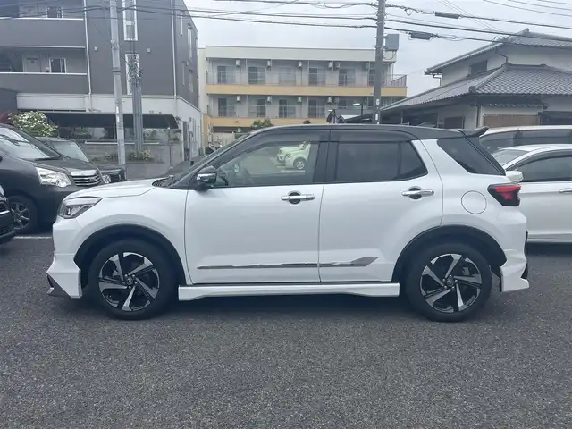 トヨタ ライズ Z 大阪府 2022(令4)年 2.4万km ブラックマイカメタリック/シャイニングホワイトパール セーフティセンス/モデリスタフルエアロ/純正ディスプレイオーディオ/フルセグTV/全方位モニター/ビルトインETC/前席シートヒーター/前後ドライブレコーダー/ハーフレザーシート/純正１７インチAW/レーダークルーズコントロール/クリアランスソナー/革巻きステアリング/ステアリングリモコン/LEDヘッドライト/フォグランプ/純正マット