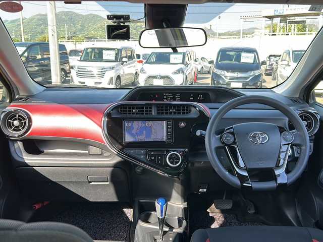 トヨタ アクア S 山口県 2018(平30)年 1.8万km フレッシュグリーンマイカメタリック 純正SDナビ/バックカメラ/ワンセグテレビ/トヨタセーフティセンス/コーナーセンサー/横滑り防止装置/オートライト/純正フロアマット/ステアリングリモコン/ヘッドライトレベライザー