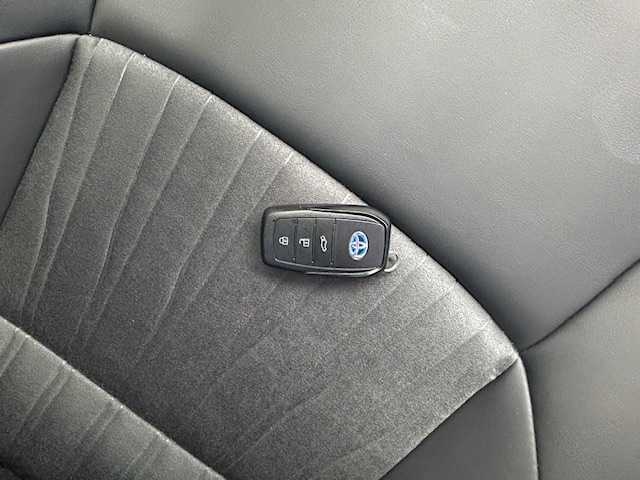トヨタ ハリアー ハイブリッド Z 宮城県 2020(令2)年 0.9万km プレシャスブラックパール 純正ナビ（AM/FM/USB/BT）/フルセグTV/バックカメラ/全方位カメラ/JBLサウンドシステム/レーダークルーズコントロール追従有/レーンキープ/衝突軽減/パーキングサポートブレーキ/横揺れ防止/パワーシート/パワーバックドア/モデリスタエアロ/オートライト/オートハイビーム/ETC/純正フロアマット/プッシュスタート/ドラレコ/サマータイヤ純正AW（225/55R19）/保証書/記録簿/取扱説明書