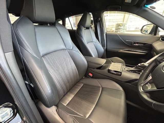 トヨタ ハリアー ハイブリッド Z 宮城県 2020(令2)年 0.9万km プレシャスブラックパール 純正ナビ（AM/FM/USB/BT）/フルセグTV/バックカメラ/全方位カメラ/JBLサウンドシステム/レーダークルーズコントロール追従有/レーンキープ/衝突軽減/パーキングサポートブレーキ/横揺れ防止/パワーシート/パワーバックドア/モデリスタエアロ/オートライト/オートハイビーム/ETC/純正フロアマット/プッシュスタート/ドラレコ/サマータイヤ純正AW（225/55R19）/保証書/記録簿/取扱説明書