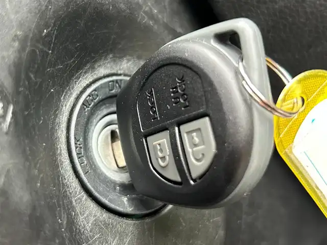 スズキ イグニス ハイブリッド MG 静岡県 2020(令2)年 6.1万km キャラバンアイボリーPM デュアルカメラブレーキサポート/純正８型ナビ/フルセグＴＶ/ＤＶＤ再生/ＢＴ/全周囲カメラ/ドラレコ/ＥTC/シートヒーター/車線逸脱警報/ハロゲンヘッドライト/オートライト/カーテンエアバッグ/フルフラットシート/アイドリングストップ