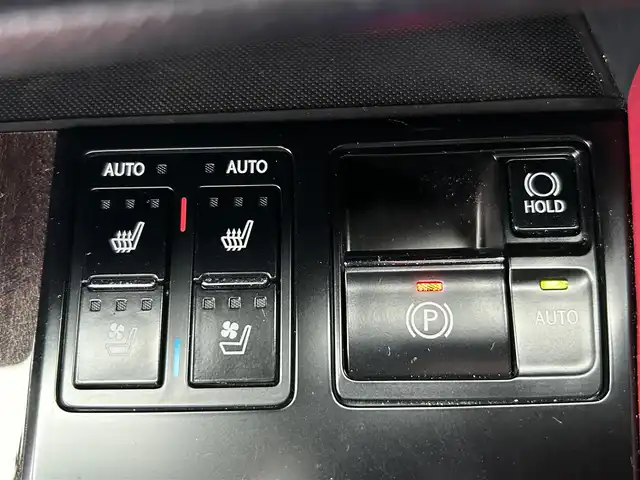 レクサス ＲＸ 300 Fスポーツ 熊本県 2019(平31)年 7.8万km ホワイトノーヴァガラスフレーク サンルーフ/革シート/プッシュスタート/純正ナビ/（CD・DVD・フルセグTV・BTオーディオ・SD）/バックカメラ/ビルトインETC/ドライブレコーダー/社外レーダー/純正20インチAW/レーダークルーズ/ルーフレール/前席パワーシート・右前席シートメモリー/前席エアーシート・シートヒーター/ステアリングヒーター/LEDヘッドライト/オートライト/フォグライト/前後コーナーセンサー/横滑り防止装置/ウィンカーミラー/純正フロアマット/ドアバイザー/新車保証書/取扱説明書/スマートスペアキー×1本