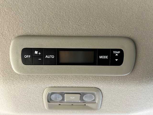 日産 セレナ e－パワー ハイウェイスター V 埼玉県 2025(令7)年 0.1万km未満 プリズムホワイト エマージェンシーブレーキ/プロパイロット/フリップダウンモニター/純正12.3インチメモリナビ/　　BT/フルセグ/アラウンドビューモニター/両側パワースライドドア/レーダークルーズコントロール/LEDオートライト/純正16インチアルミホイール/ステアリングスイッチ/ワイヤレス充電/USBポート/スマートキー2本/ビルトインETC2.0/禁煙車