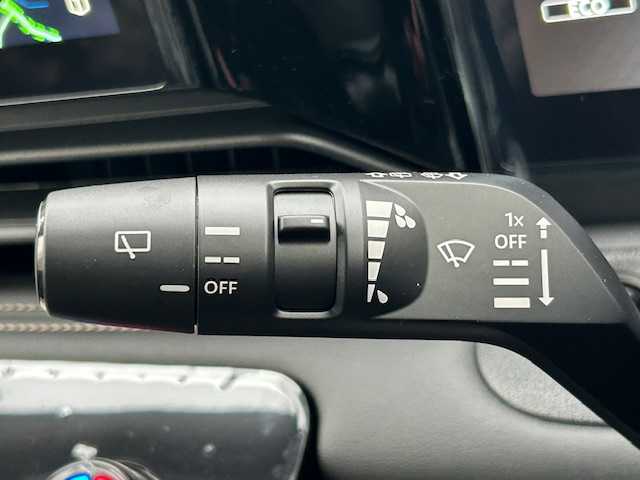 日産 セレナ e－パワー ハイウェイスター V 埼玉県 2025(令7)年 0.1万km未満 プリズムホワイト エマージェンシーブレーキ/プロパイロット/フリップダウンモニター/純正12.3インチメモリナビ/　　BT/フルセグ/アラウンドビューモニター/両側パワースライドドア/レーダークルーズコントロール/LEDオートライト/純正16インチアルミホイール/ステアリングスイッチ/ワイヤレス充電/USBポート/スマートキー2本/ビルトインETC2.0/禁煙車