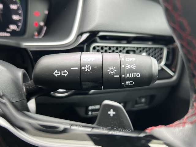 ホンダ シビック 埼玉県 2023(令5)年 2.5万km クリスタルブラックパール 1オーナー/純正ナビ/FM/AM/BT/DVD/TV/USB/前後ドラレコ/ビルトインETC2.0/スマホ連携/置くだけ充電/ヒートシーターD、N席/追従クルコン/TRC/レーンアシスト/衝突軽減B/ADB/ブラインドスポットモニター/電格ミラー/オートライト/LEDヘッドライト/保証書/取説