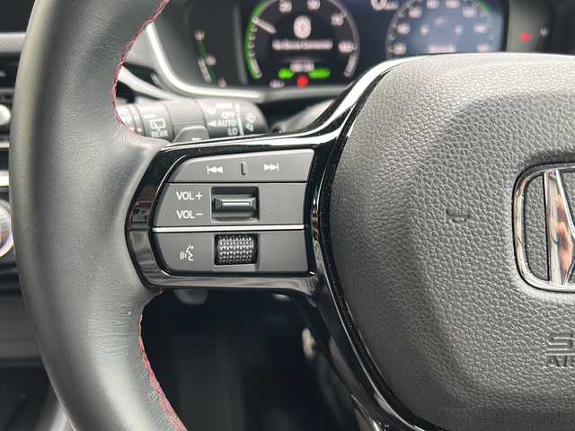 ホンダ シビック 埼玉県 2023(令5)年 2.5万km クリスタルブラックパール 1オーナー/純正ナビ/FM/AM/BT/DVD/TV/USB/前後ドラレコ/ビルトインETC2.0/スマホ連携/置くだけ充電/ヒートシーターD、N席/追従クルコン/TRC/レーンアシスト/衝突軽減B/ADB/ブラインドスポットモニター/電格ミラー/オートライト/LEDヘッドライト/保証書/取説