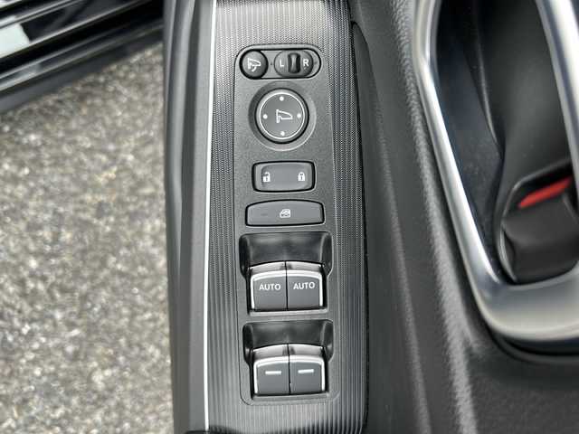 ホンダ シビック 埼玉県 2023(令5)年 2.5万km クリスタルブラックパール 1オーナー/純正ナビ/FM/AM/BT/DVD/TV/USB/前後ドラレコ/ビルトインETC2.0/スマホ連携/置くだけ充電/ヒートシーターD、N席/追従クルコン/TRC/レーンアシスト/衝突軽減B/ADB/ブラインドスポットモニター/電格ミラー/オートライト/LEDヘッドライト/保証書/取説