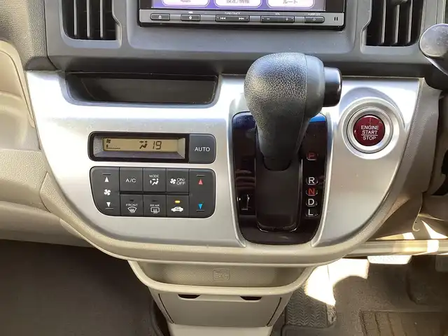 ホンダ Ｎ ＷＧＮ G Lパッケージ 鹿児島県 2015(平27)年 7.5万km クッキークリーム 純正ナビ(VXM-164VFi)/バックカメラ/ステアリングスイッチ/ETC/前後ドライブレコーダー(SN-TW78d)/あんしんパッケージ/ ・シティブレーキアクティブシステム/ ・サイド&カーテンエアバッグ/ ・後席シートベルト締め忘れ警告灯/HIDヘッドライト/オートライト/プラズマクラスター付きオートエアコン/運転席シートリフター/スマートキー×2本/取説&保証書有り