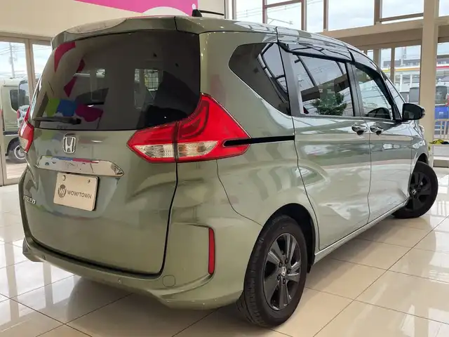 ホンダ フリード G ブラックスタイル 埼玉県 2022(令4)年 2.5万km シルバーミストグリーンM ホンダセンシング/社外SDナビ/　CD/DVD/BT/フルセグ/バックカメラ/両側パワースライドドア/レーダークルーズコントロール/レーンキープアシスト/シートヒーター/純正15インチアルミホイール/オートライト/アイドリングストップ/スマートキー/禁煙車
