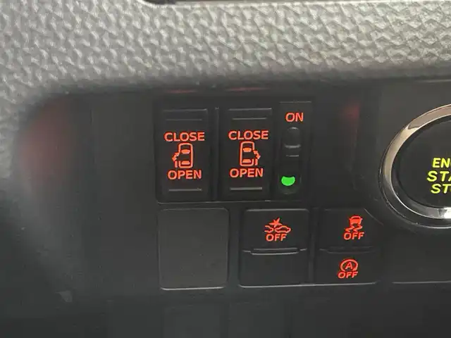 トヨタ タンク カスタムG S 埼玉県 2017(平29)年 5.5万km パールホワイトⅢ ・ワンオーナー　/・モデリスタサイドスポイラー　/・純正Ｆ＆Ｒアンダースポイラー　/・モデリスタ１５インチアルミ　/・純正１４インチダンロップ5分山タイヤ付き車載　/・両側パワースライドドア　/・純正ナビフルセグＴＶ　ＢＴ　ＤＶＤ　SD/・バックカメラ/・前後ドライブレコーダー/・クルーズコントロール/・アイドリングストップ/・オートライト/・LEDヘットライト/・LEDフォグライト/・黒皮調シートカバー/・スマートキー×２/・プッシュスタート/・保証書/・取説