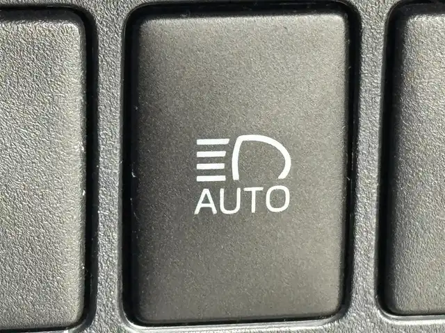 レクサス ＣＴ 200h バージョンC 福岡県 2017(平29)年 7.3万km グラファイトブラックガラスフレーク メーカーナビ／フルセグＴＶ　/バックカメラ　/ＥＴＣ２．０　/前方ドライブレコーダー　/レーダークルーズコントロール　/コーナーセンサー　/衝突被害軽減ブレーキ　/レーンキープ　/パドルシフト　/パワーシート　/シートヒーター